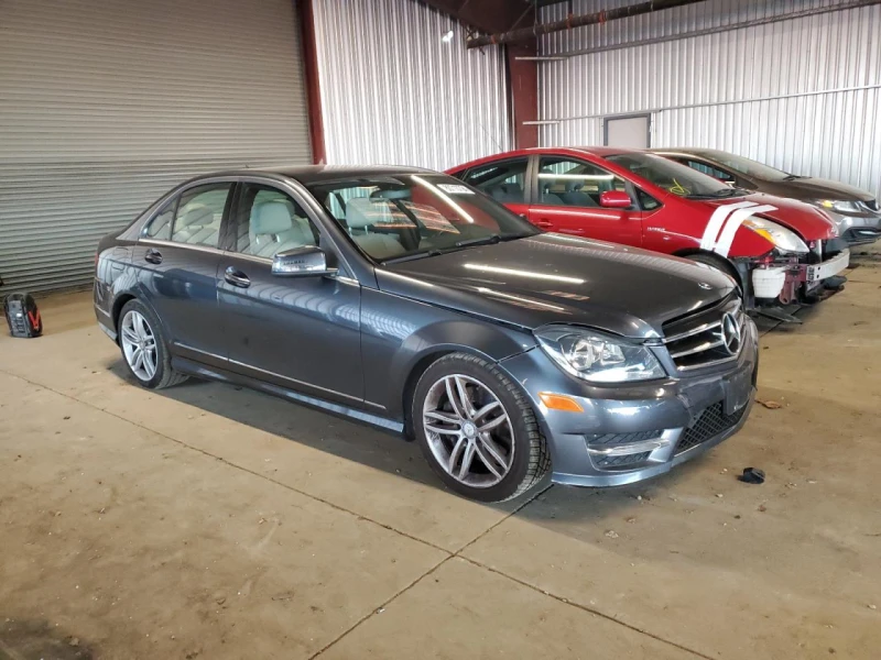 Mercedes-Benz C 300 4MATIC, снимка 4 - Автомобили и джипове - 48372215