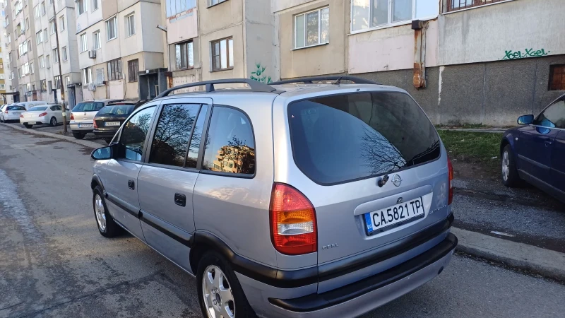 Opel Zafira 1.8 Газ-Бензин 7 местна , снимка 5 - Автомобили и джипове - 48436696