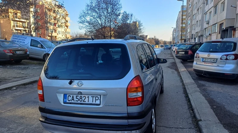 Opel Zafira 1.8 Газ-Бензин 7 местна , снимка 4 - Автомобили и джипове - 48436696