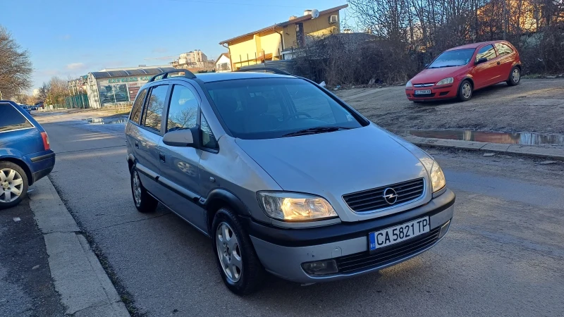 Opel Zafira 1.8 Газ-Бензин 7 местна , снимка 2 - Автомобили и джипове - 48436696