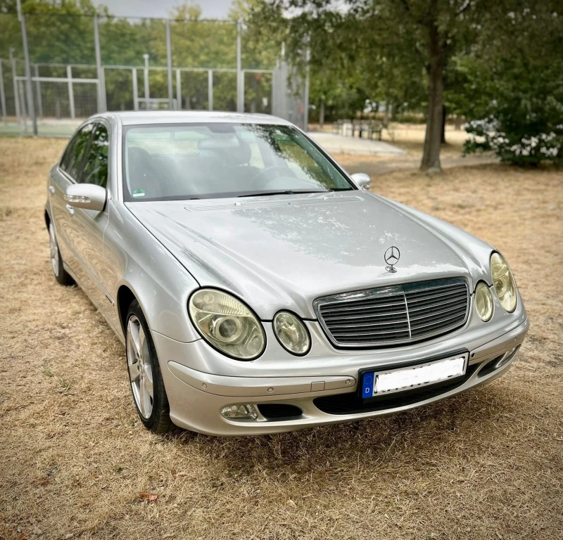 Mercedes-Benz E 220, снимка 6 - Автомобили и джипове - 51670266
