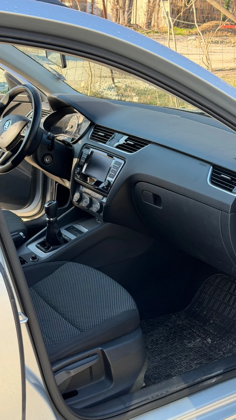 Skoda Octavia, снимка 8 - Автомобили и джипове - 53582594