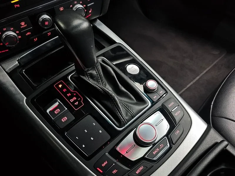 Audi A6 2.0 TDI, снимка 9 - Автомобили и джипове - 54561458