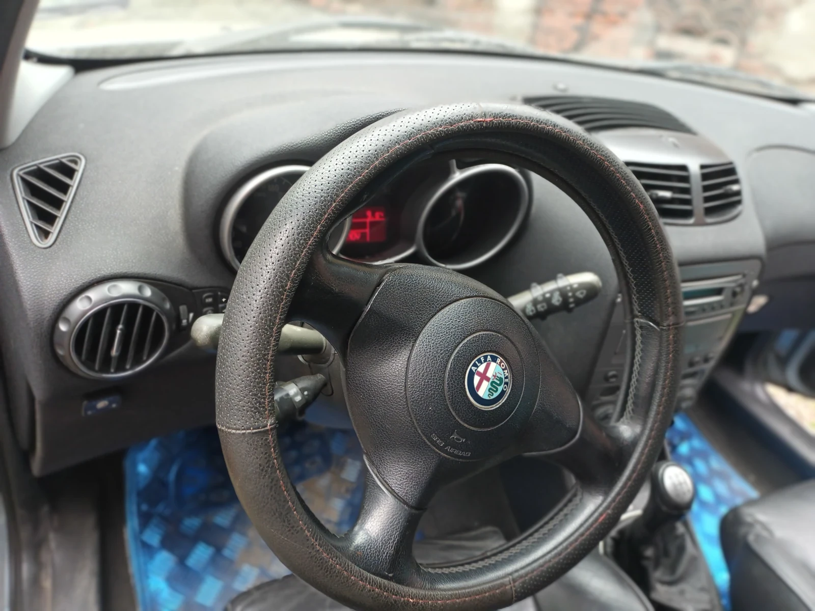 Alfa Romeo 147 1, 6 T SPARK - изображение 4