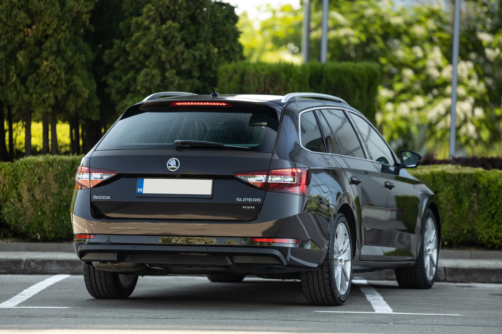 Skoda Superb 2.0 TDI 4X4 Laurin & Klement DSG - изображение 5