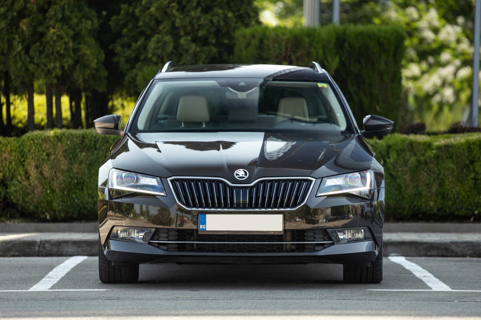 Skoda Superb 2.0 TDI 4X4 Laurin & Klement DSG - изображение 2