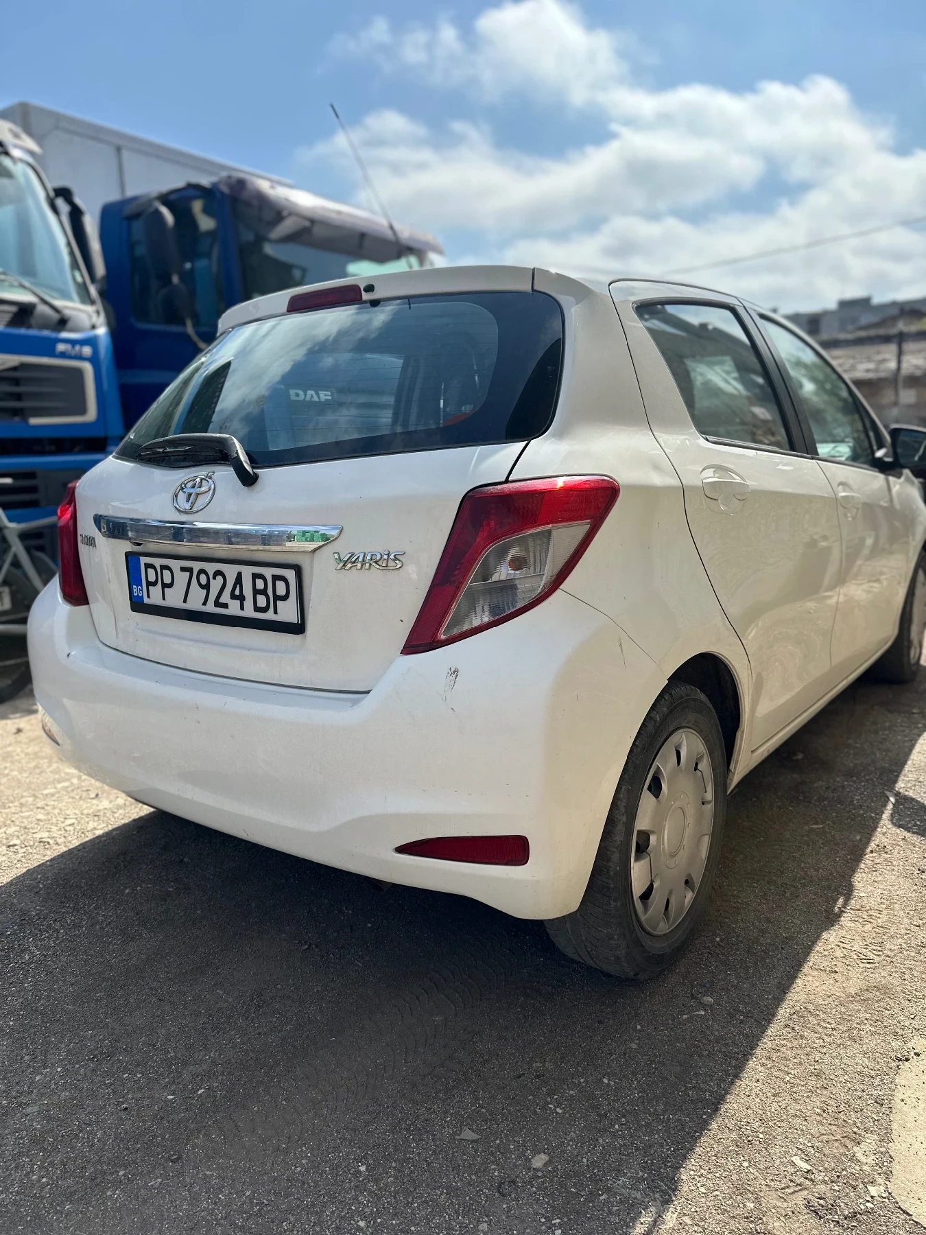 Toyota Yaris Товарен - изображение 3