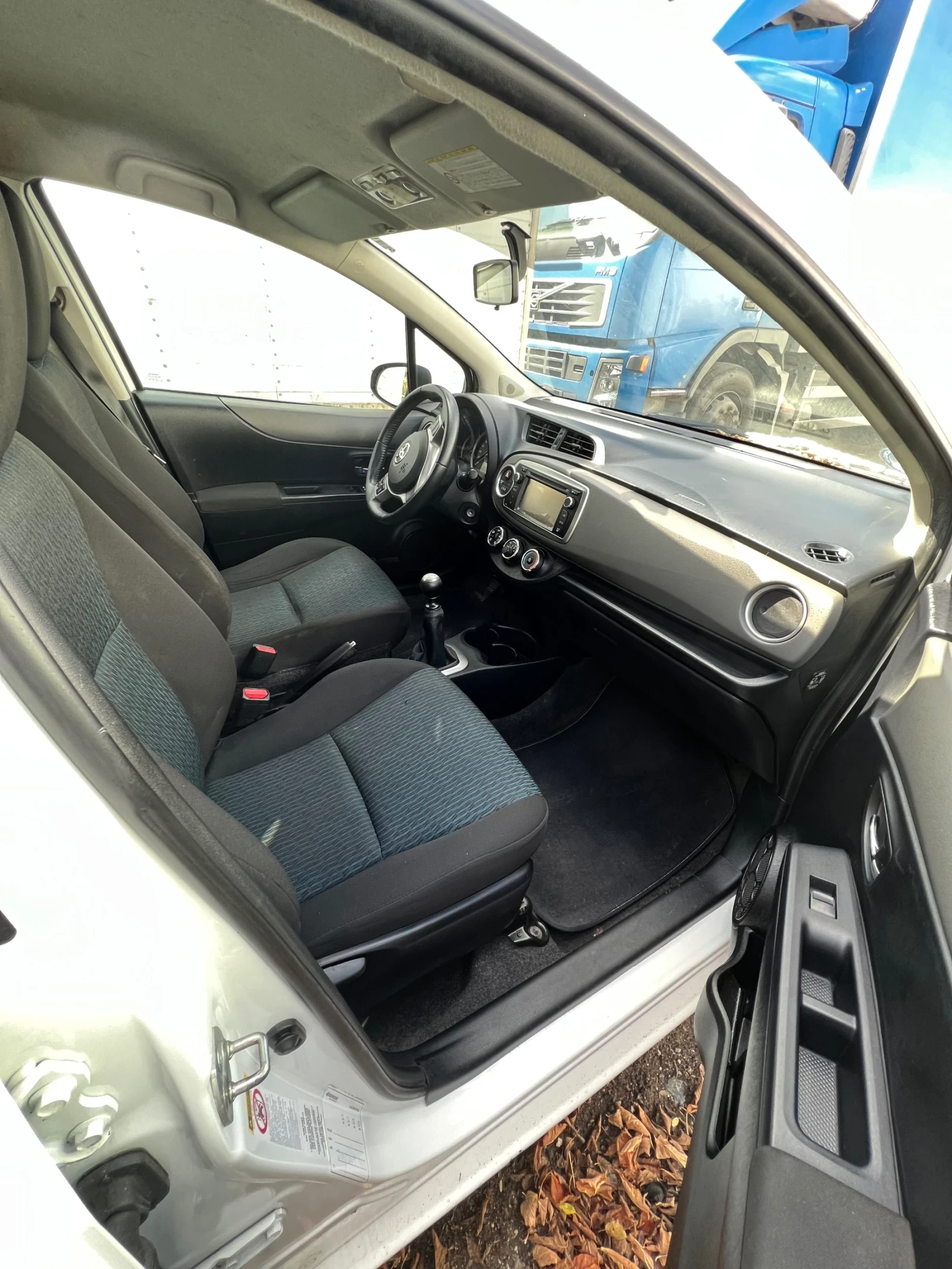 Toyota Yaris Товарен - изображение 5