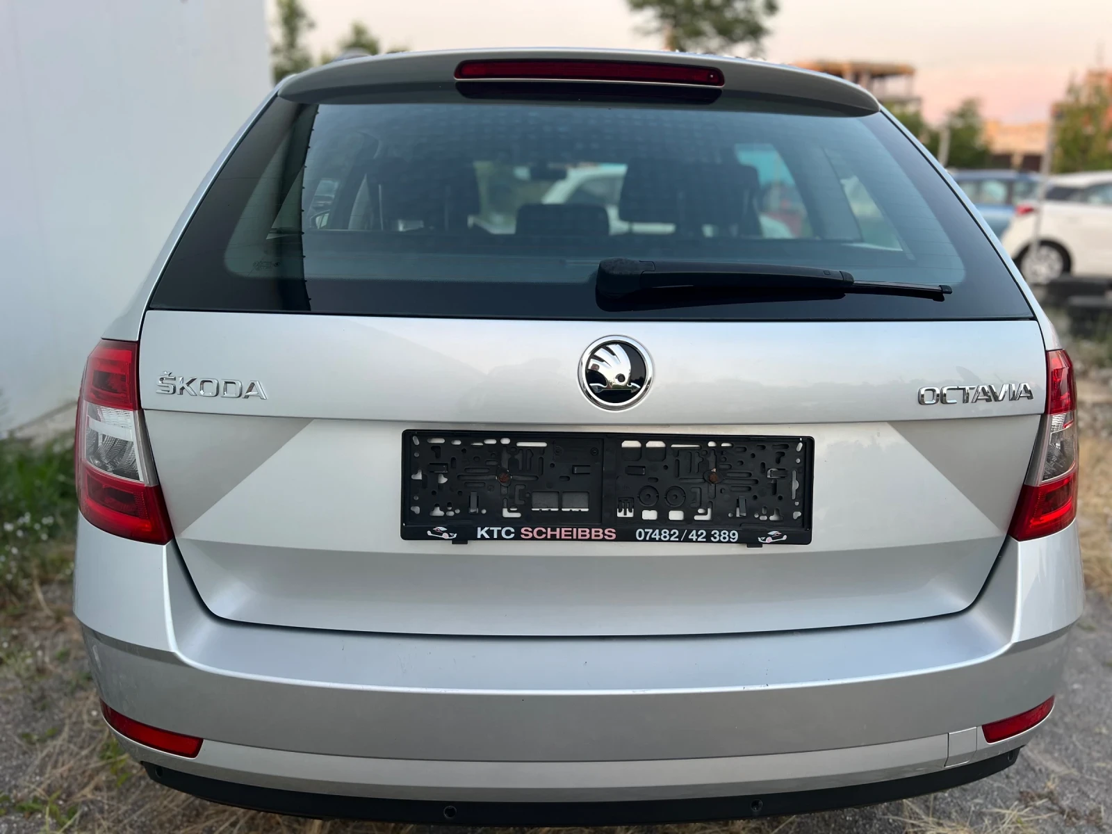 Skoda Octavia 1.6TDI//EURO/6 АВТОМАТИК/ НАВИ  - изображение 6