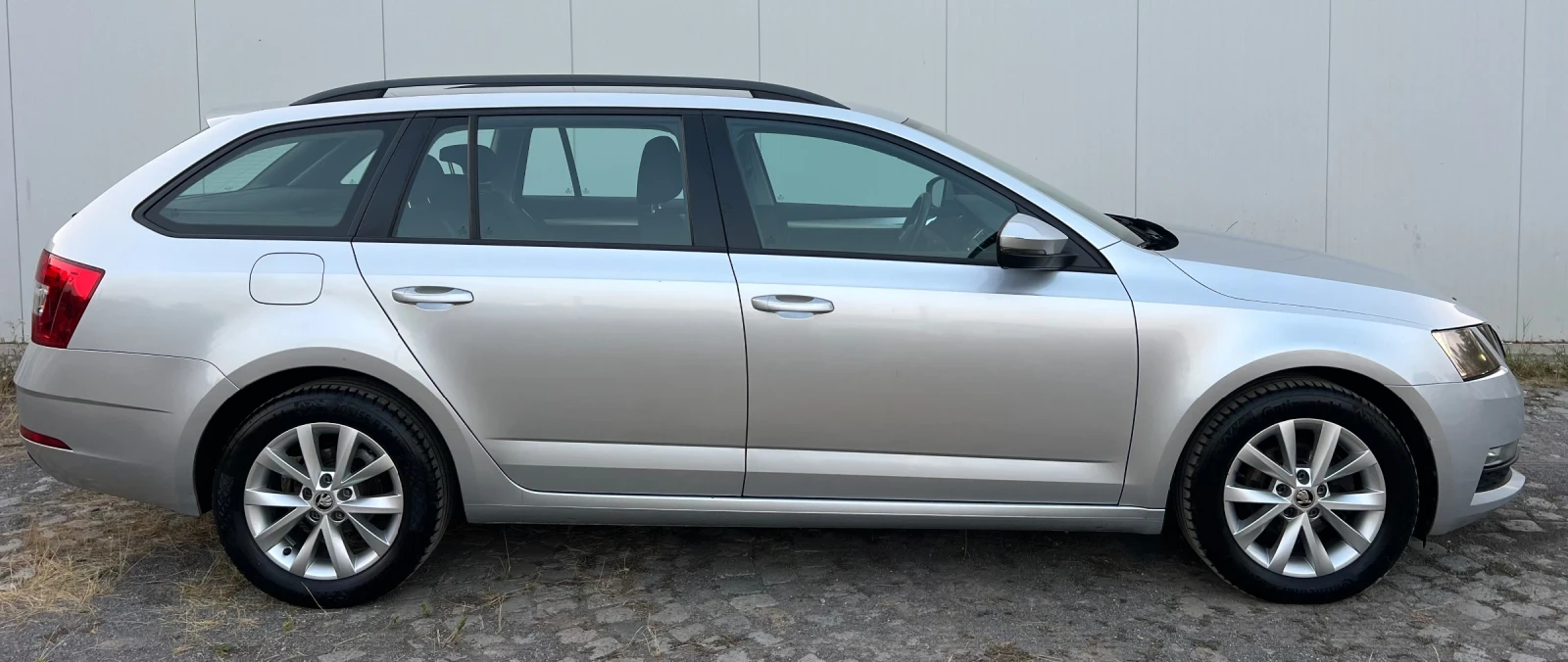 Skoda Octavia 1.6TDI//EURO/6 АВТОМАТИК/ НАВИ  - изображение 7