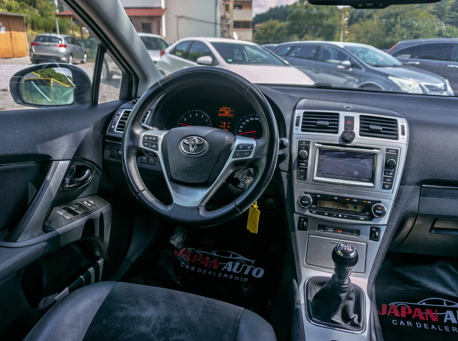 Toyota Avensis 1.8 VVT-I 147hp С ГАРАНЦИЯ! Бяла перла!  - изображение 9