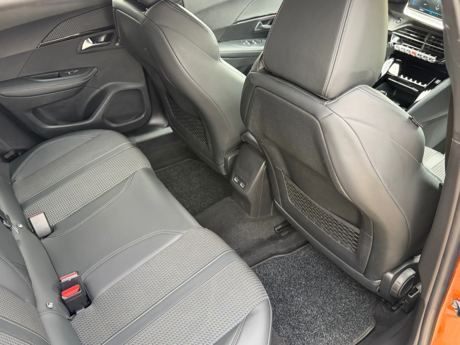 Peugeot 2008 1.5HDI GT-LINE* EAT8* 3D i-cockpit* , снимка 10 - Автомобили и джипове - 53360488