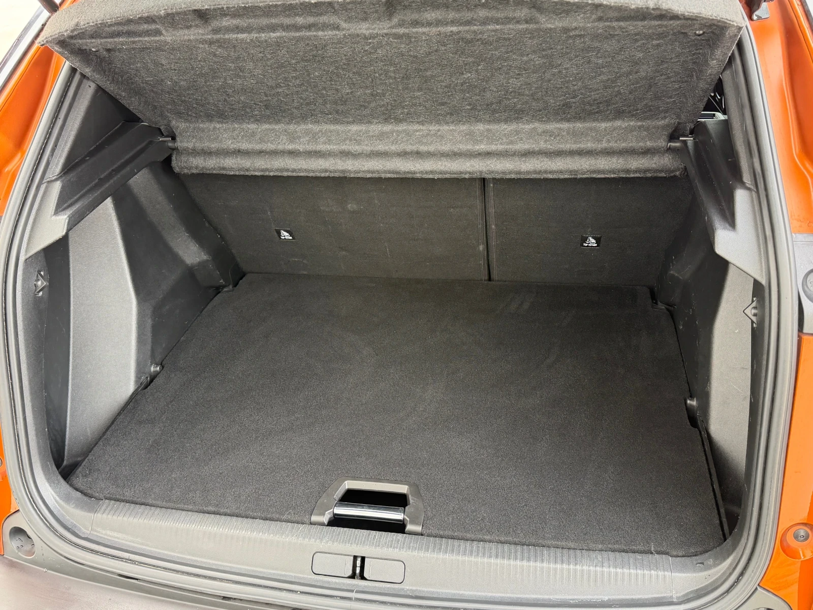 Peugeot 2008 1.5HDI GT-LINE* EAT8* 3D i-cockpit* , снимка 9 - Автомобили и джипове - 53360488