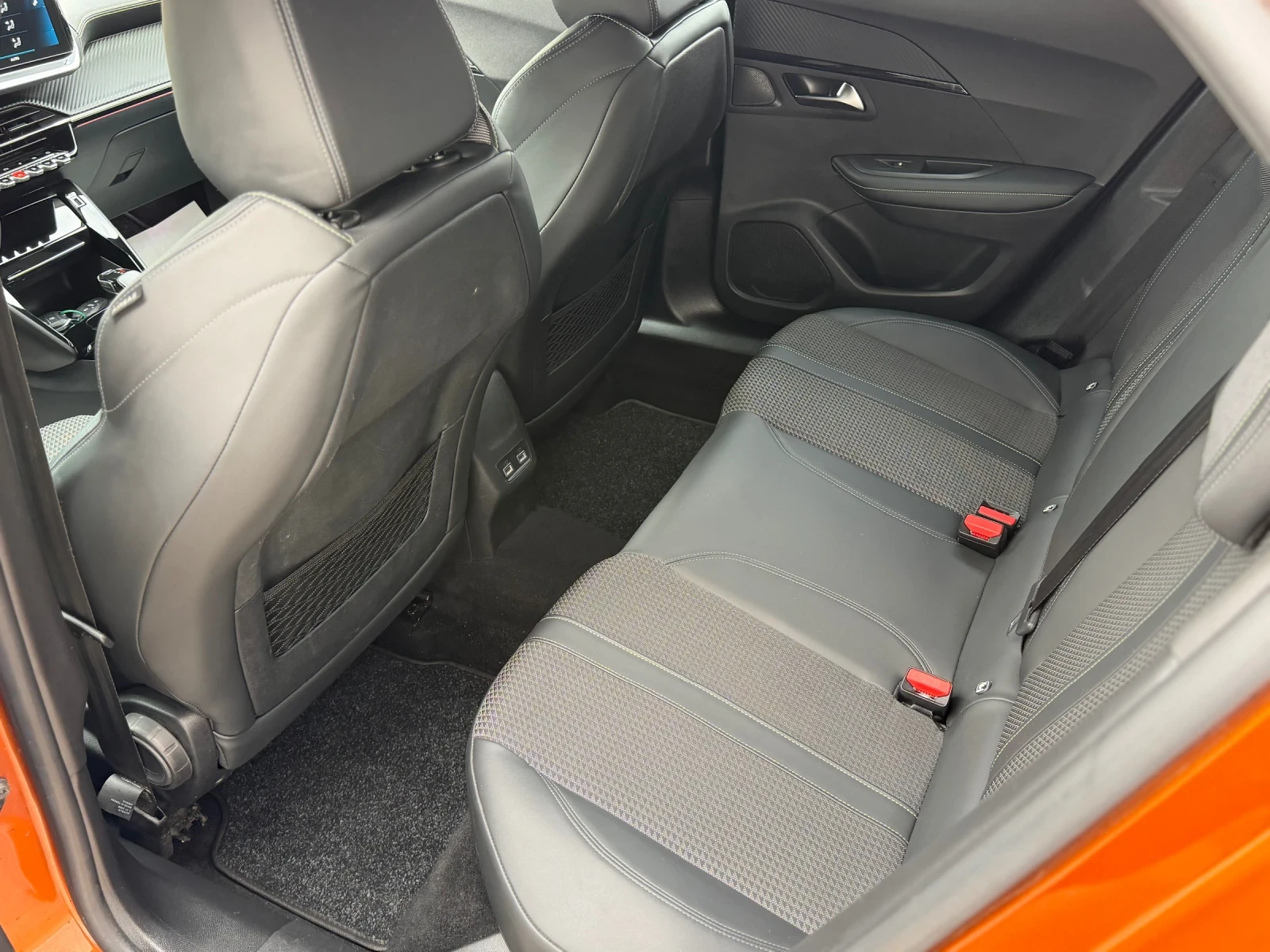 Peugeot 2008 1.5HDI GT-LINE* EAT8* 3D i-cockpit* , снимка 8 - Автомобили и джипове - 53360488