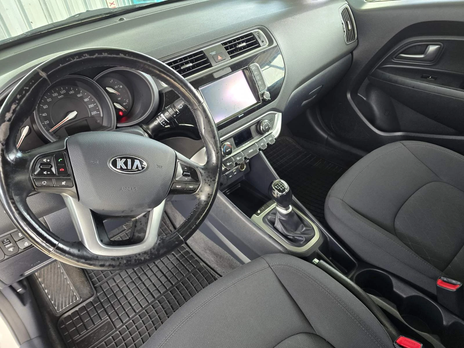 Kia Rio 1.1 CRDi | |  | Mobile.bg   10