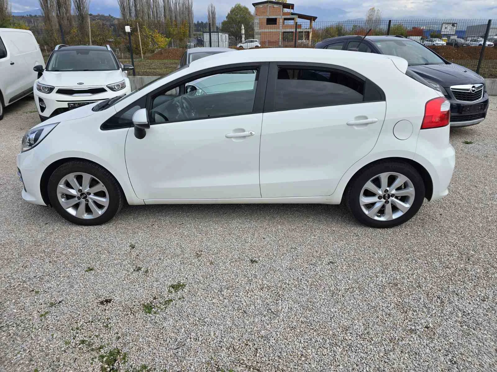 Kia Rio 1.1 CRDi | |  | Mobile.bg   8