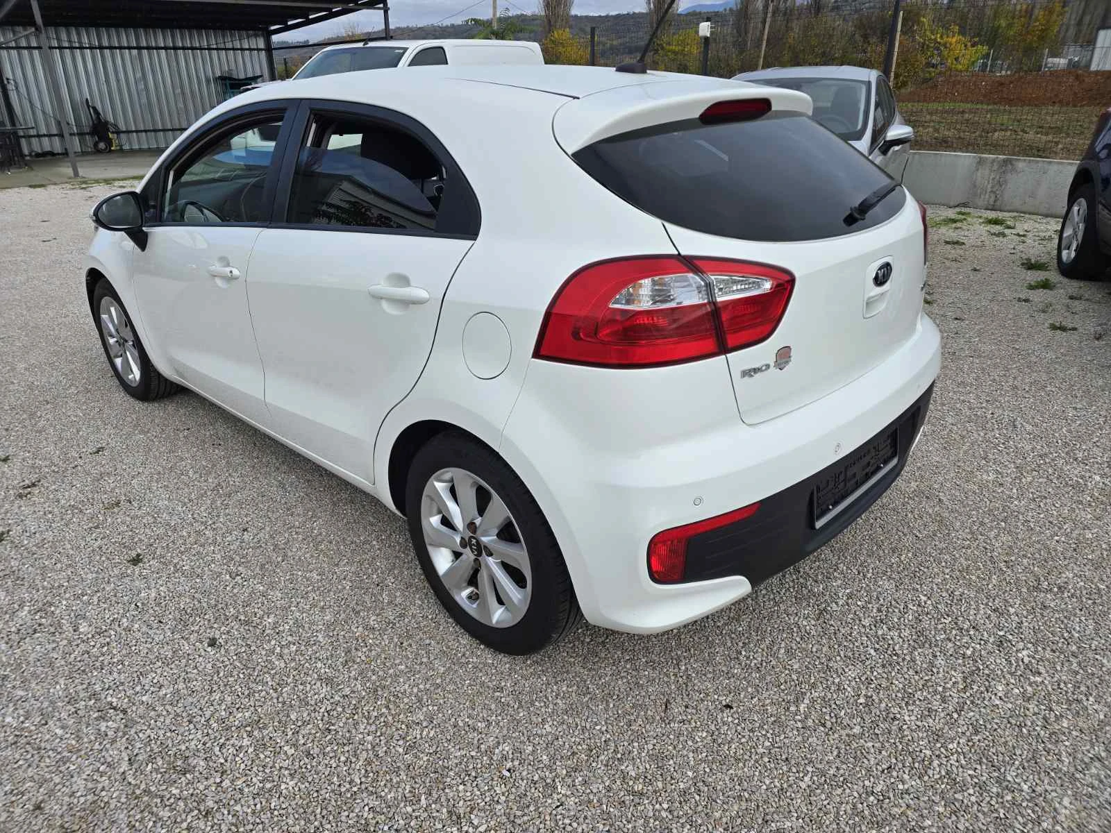Kia Rio 1.1 CRDi | |  | Mobile.bg   7