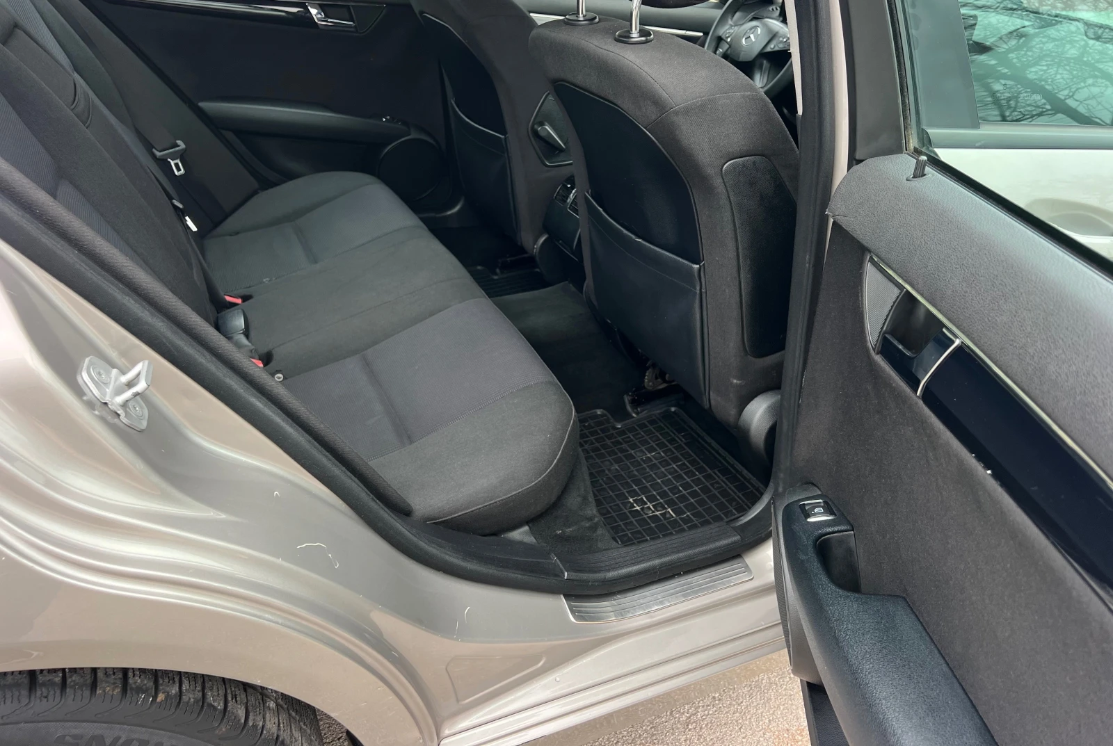 Mercedes-Benz C 220 CDI XENON/NAVI/KAMERA/SEDAN/6sk/KLIMATRONIK/UNIKAT | Mobile.bg � ����������� 17