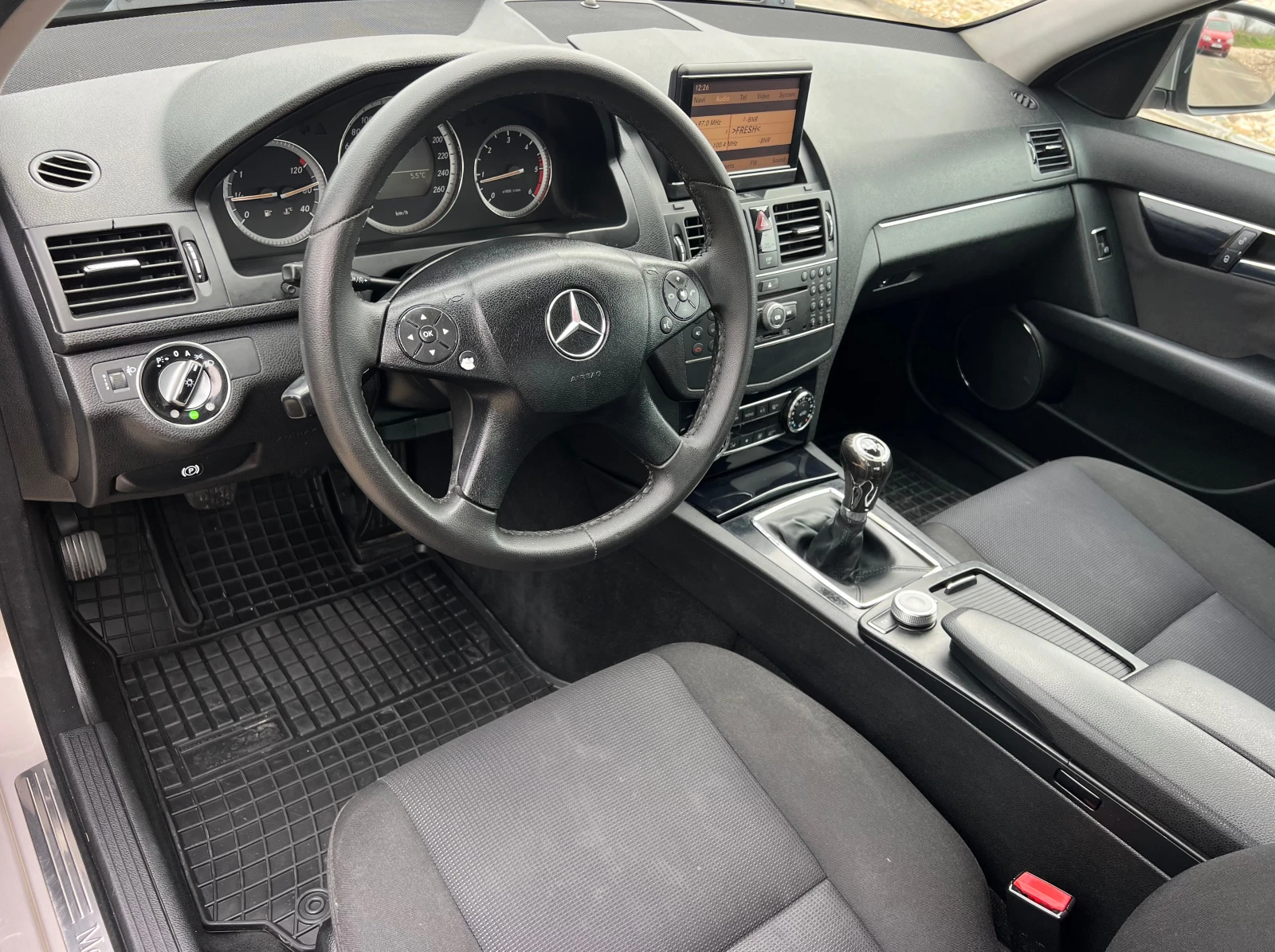 Mercedes-Benz C 220 CDI XENON/NAVI/KAMERA/SEDAN/6sk/KLIMATRONIK/UNIKAT - изображение 10