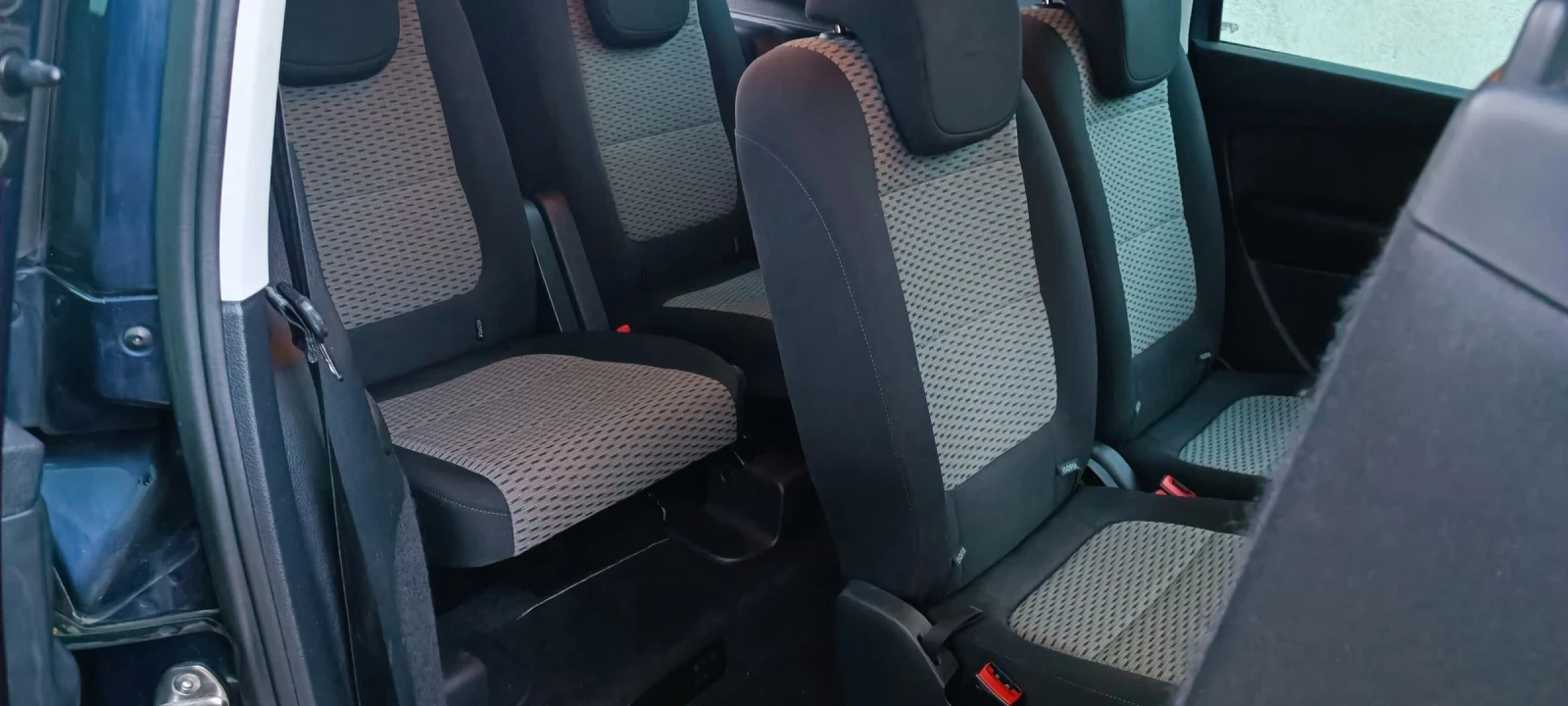 VW Sharan  - изображение 10