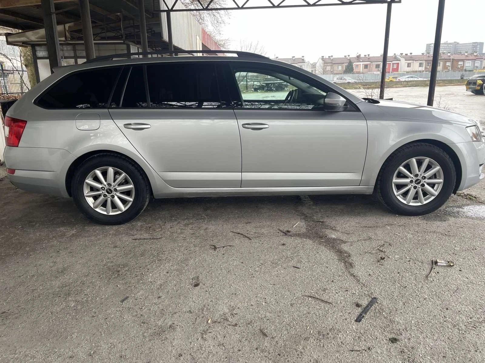 Skoda Octavia, снимка 5 - Автомобили и джипове - 54824907