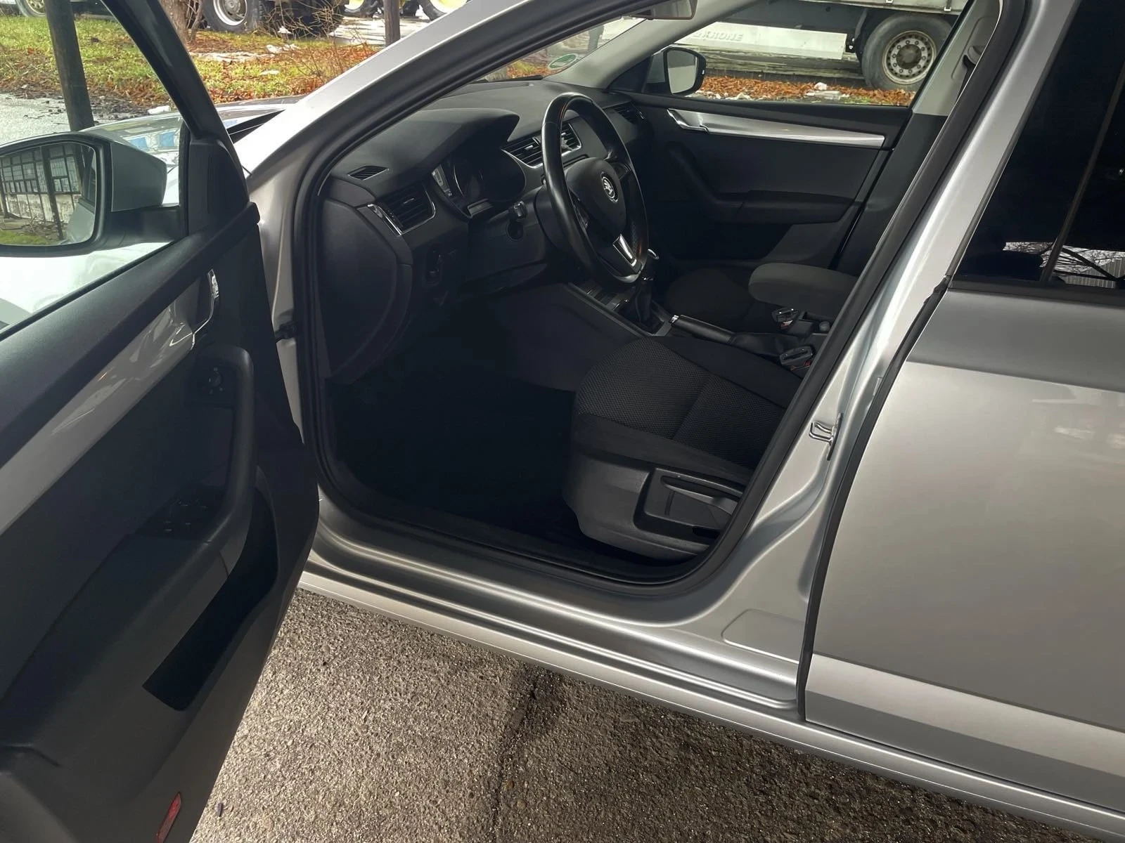 Skoda Octavia, снимка 8 - Автомобили и джипове - 54824907