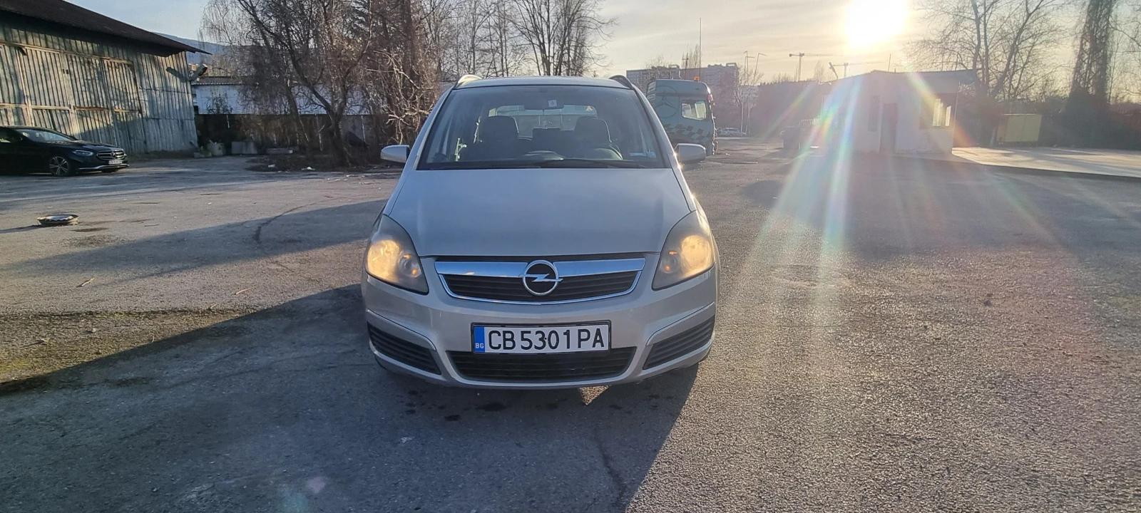 Opel Zafira Ван, снимка 2 - Автомобили и джипове - 53802040