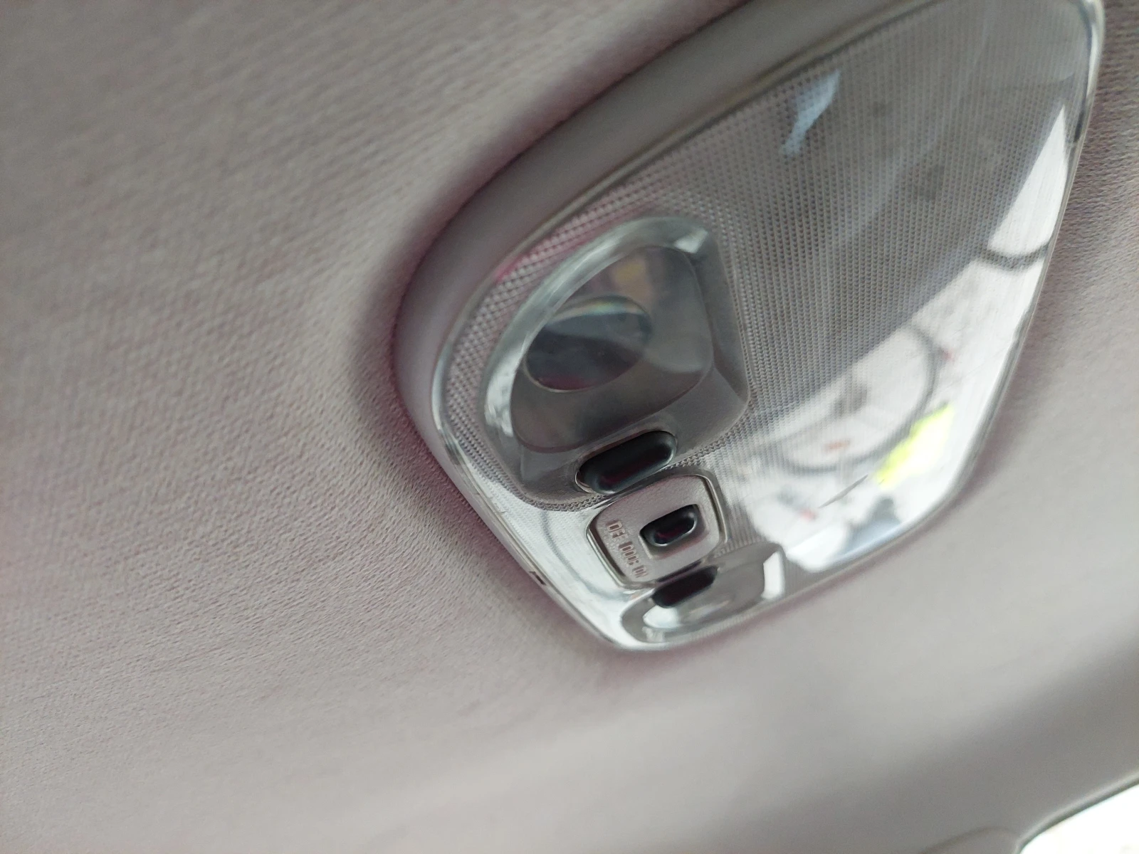 Mazda 323, снимка 3 - Автомобили и джипове - 53910901