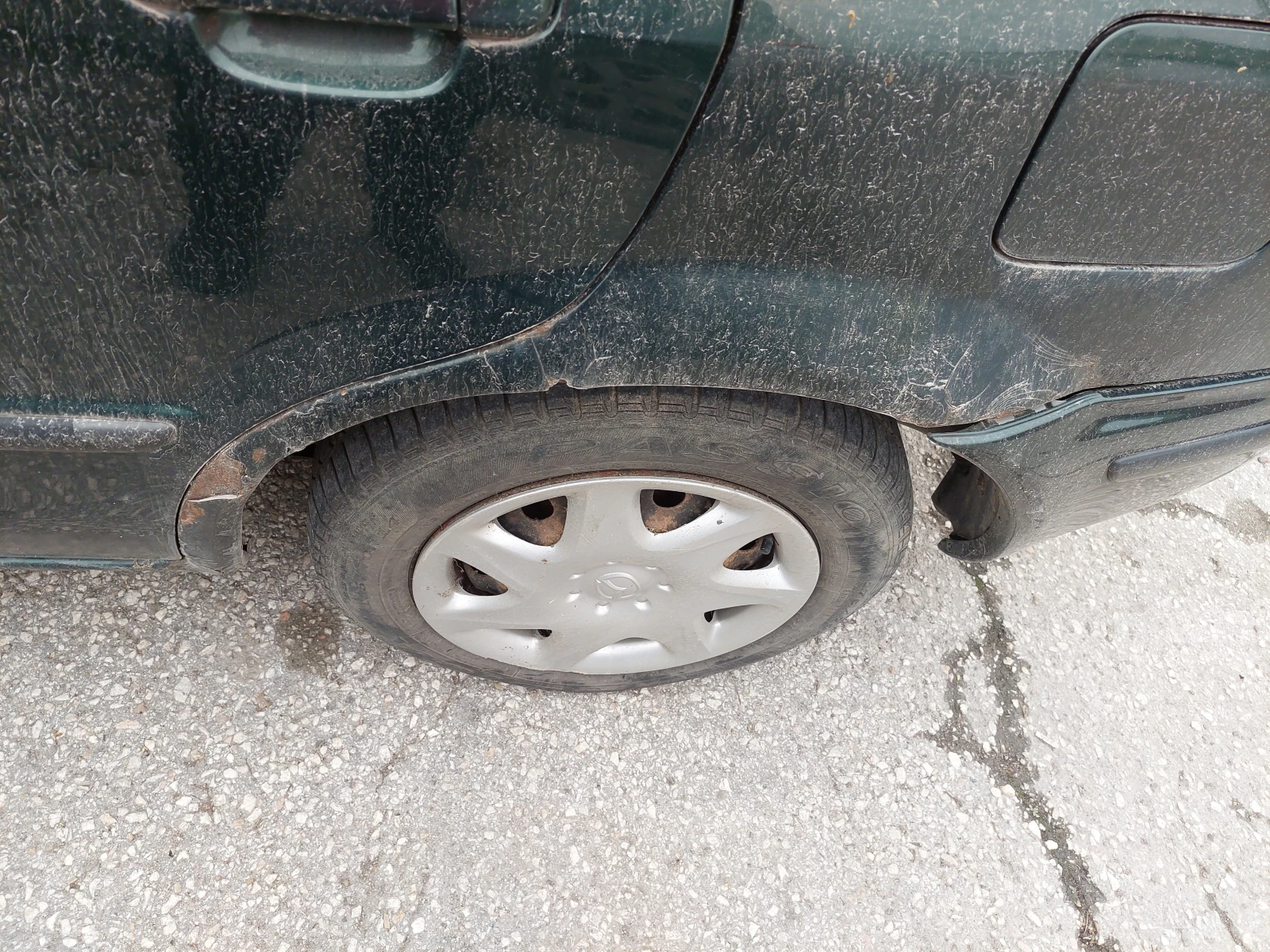 Mazda 323, снимка 7 - Автомобили и джипове - 53910901