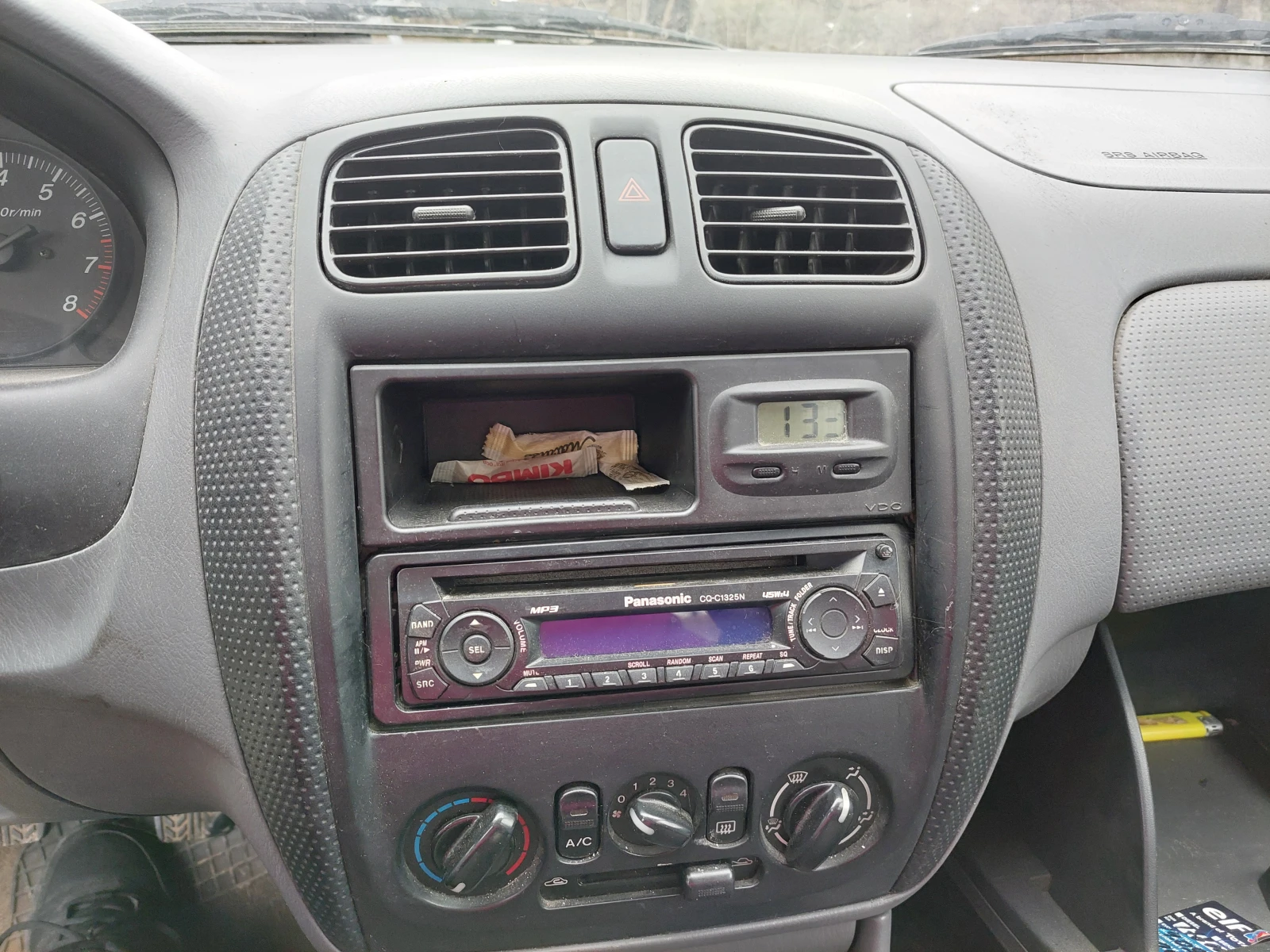 Mazda 323, снимка 2 - Автомобили и джипове - 53910901