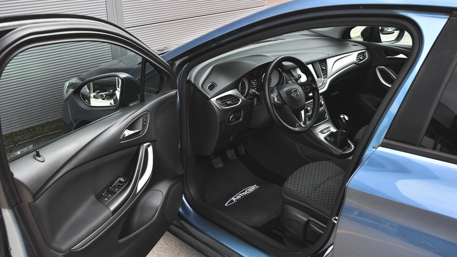 Opel Astra Sports Tourer 1.6 CDTi Advance, снимка 8 - Автомобили и джипове - 53999265