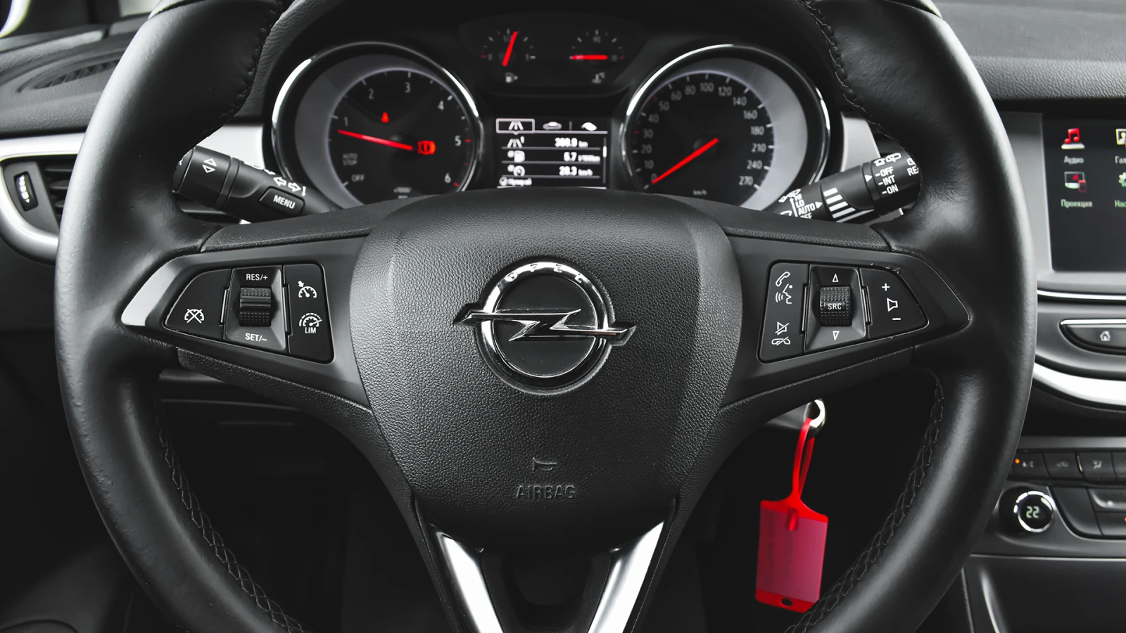 Opel Astra Sports Tourer 1.6 CDTi Advance, снимка 13 - Автомобили и джипове - 53999265