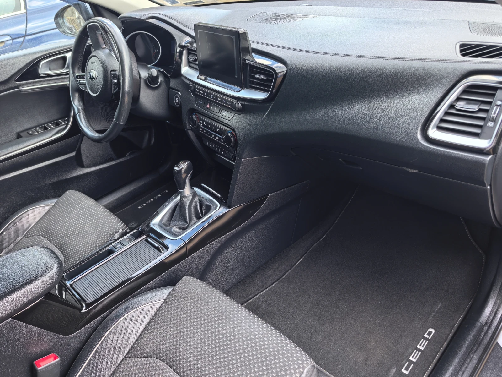 Kia Ceed, снимка 7 - Автомобили и джипове - 54306412