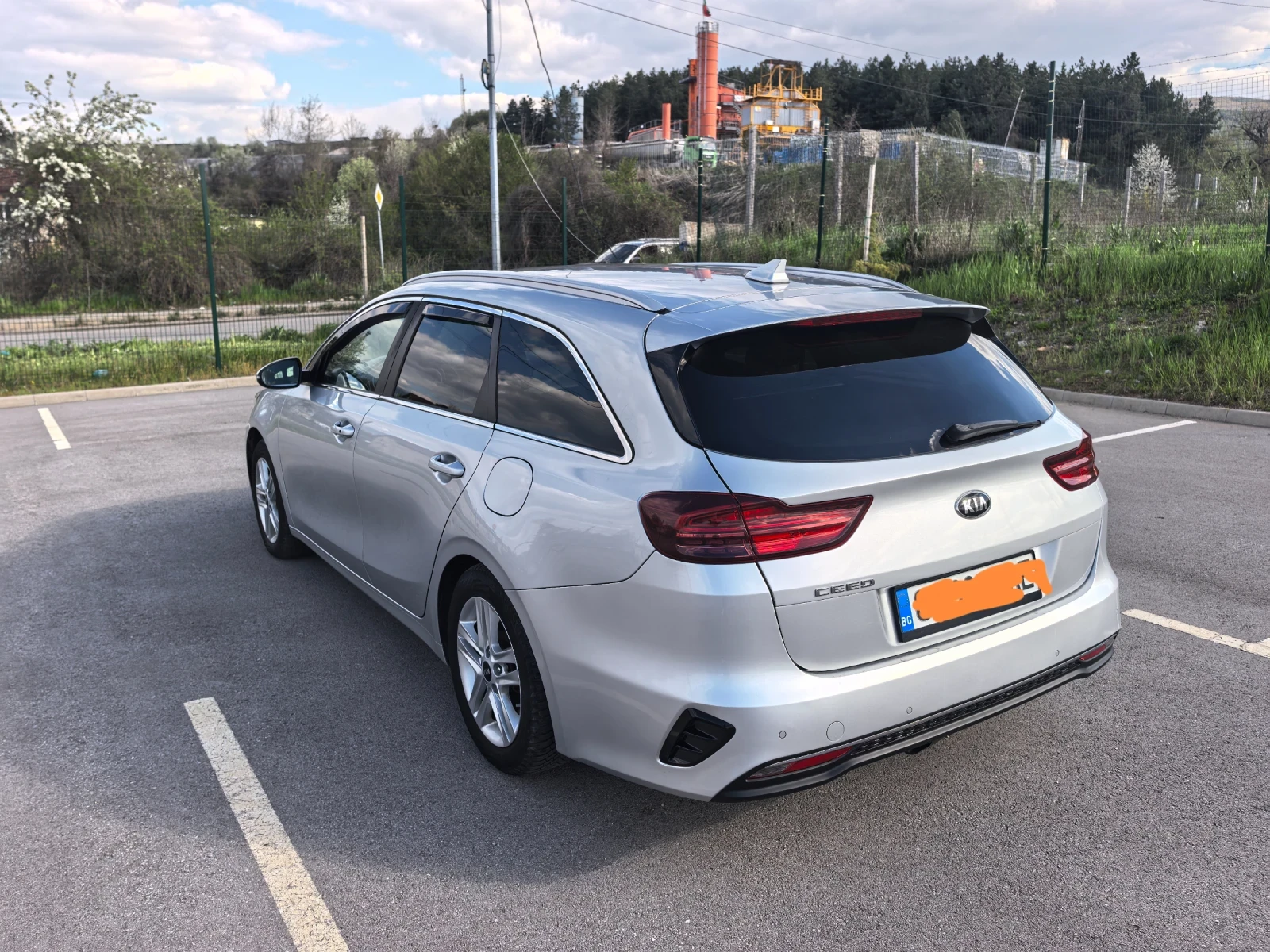 Kia Ceed, снимка 6 - Автомобили и джипове - 54306412
