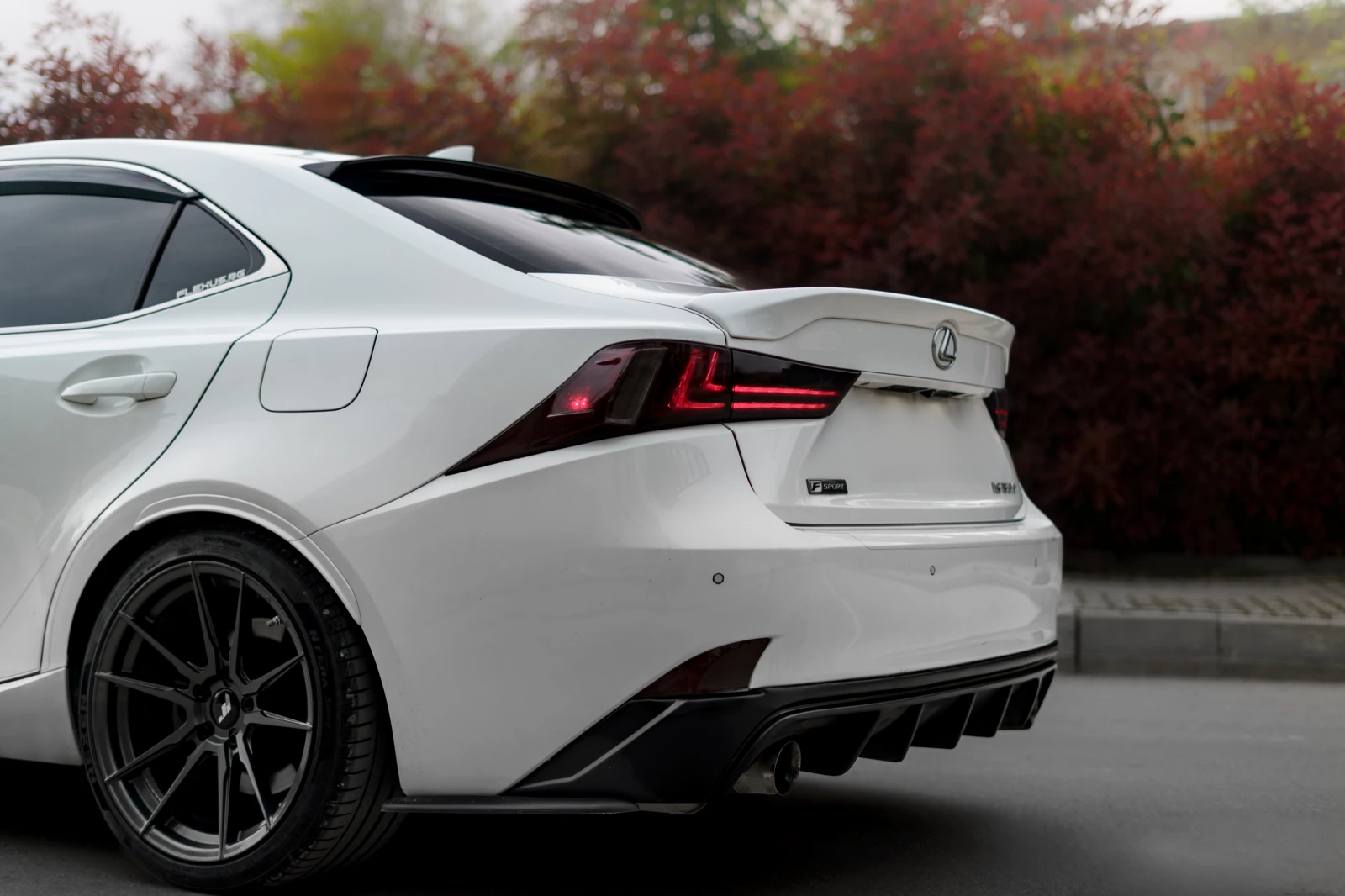 Lexus IS 350 F-Sport RWD, снимка 3 - Автомобили и джипове - 54455553