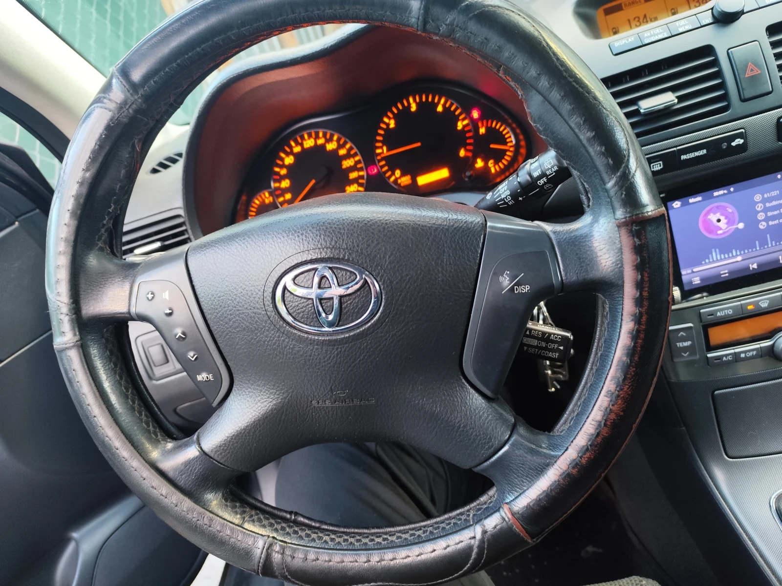 Toyota Avensis, снимка 12 - Автомобили и джипове - 54657323
