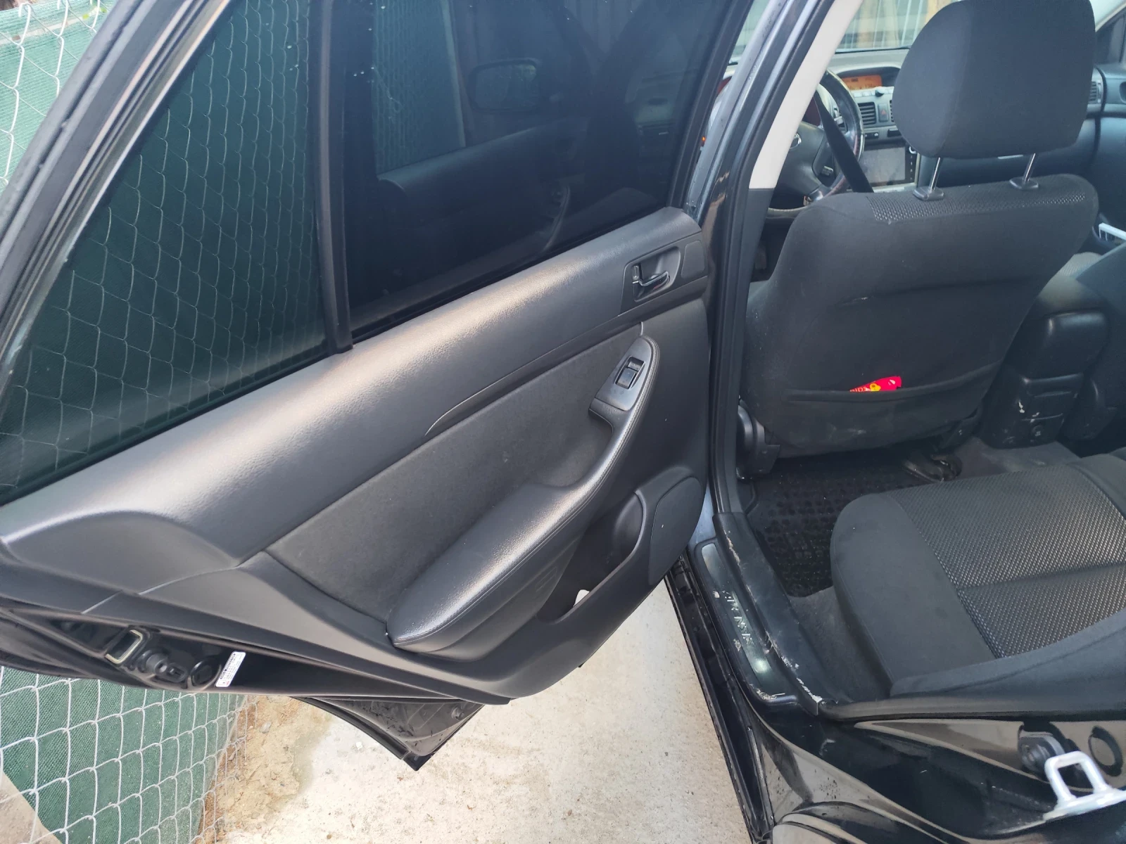 Toyota Avensis, снимка 14 - Автомобили и джипове - 54657323