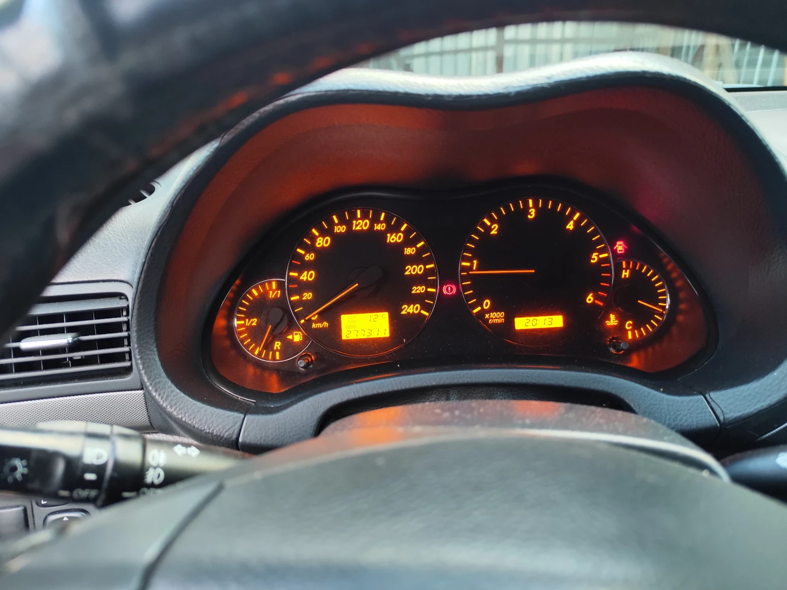 Toyota Avensis, снимка 15 - Автомобили и джипове - 54657323