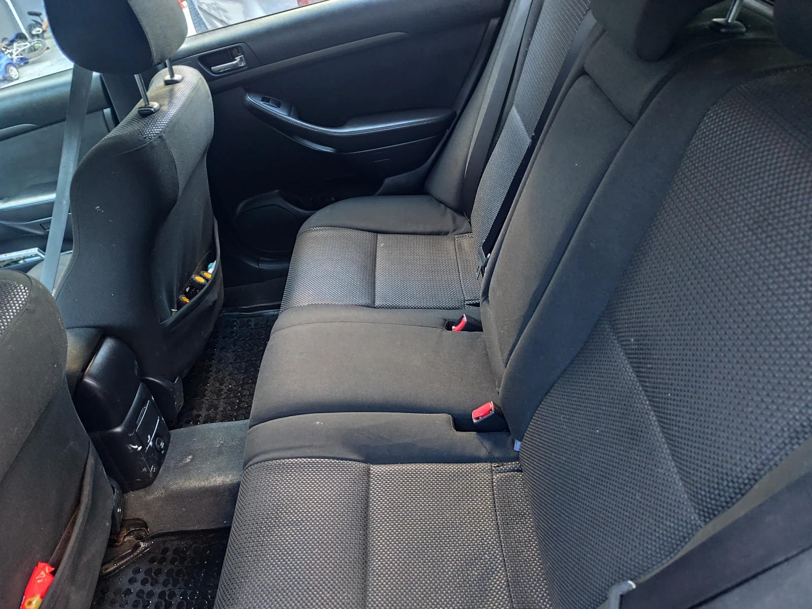 Toyota Avensis, снимка 13 - Автомобили и джипове - 54657323