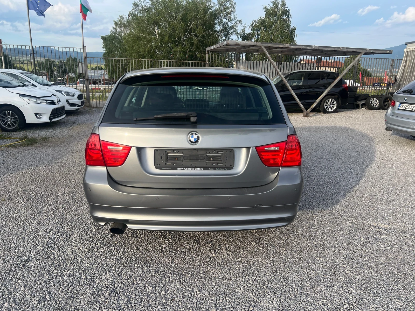 BMW 318 D Bi-xenon koja Euro5, снимка 5 - Автомобили и джипове - 54948687