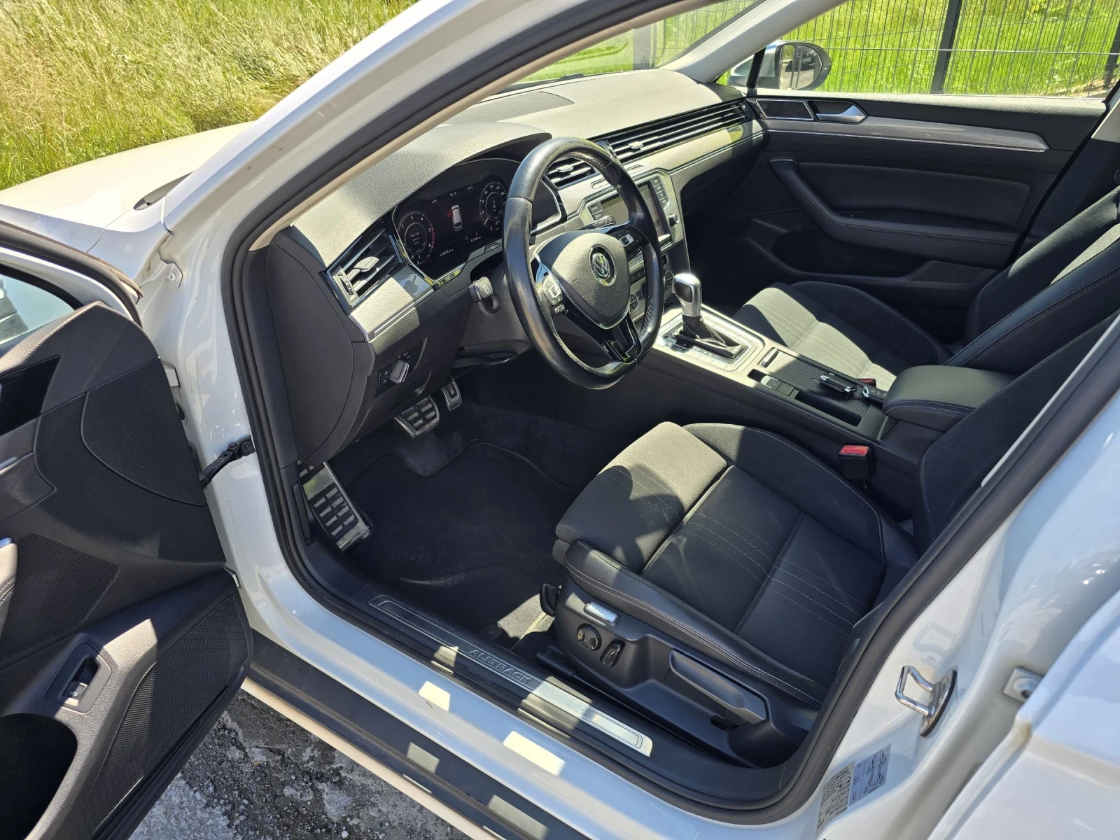 VW Alltrack 2.0TDI/EXECUTIVE/CAMERA, снимка 7 - Автомобили и джипове - 55048537