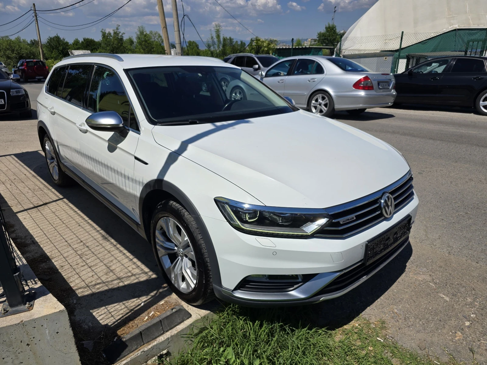 VW Alltrack 2.0TDI/EXECUTIVE/CAMERA, снимка 3 - Автомобили и джипове - 55048537