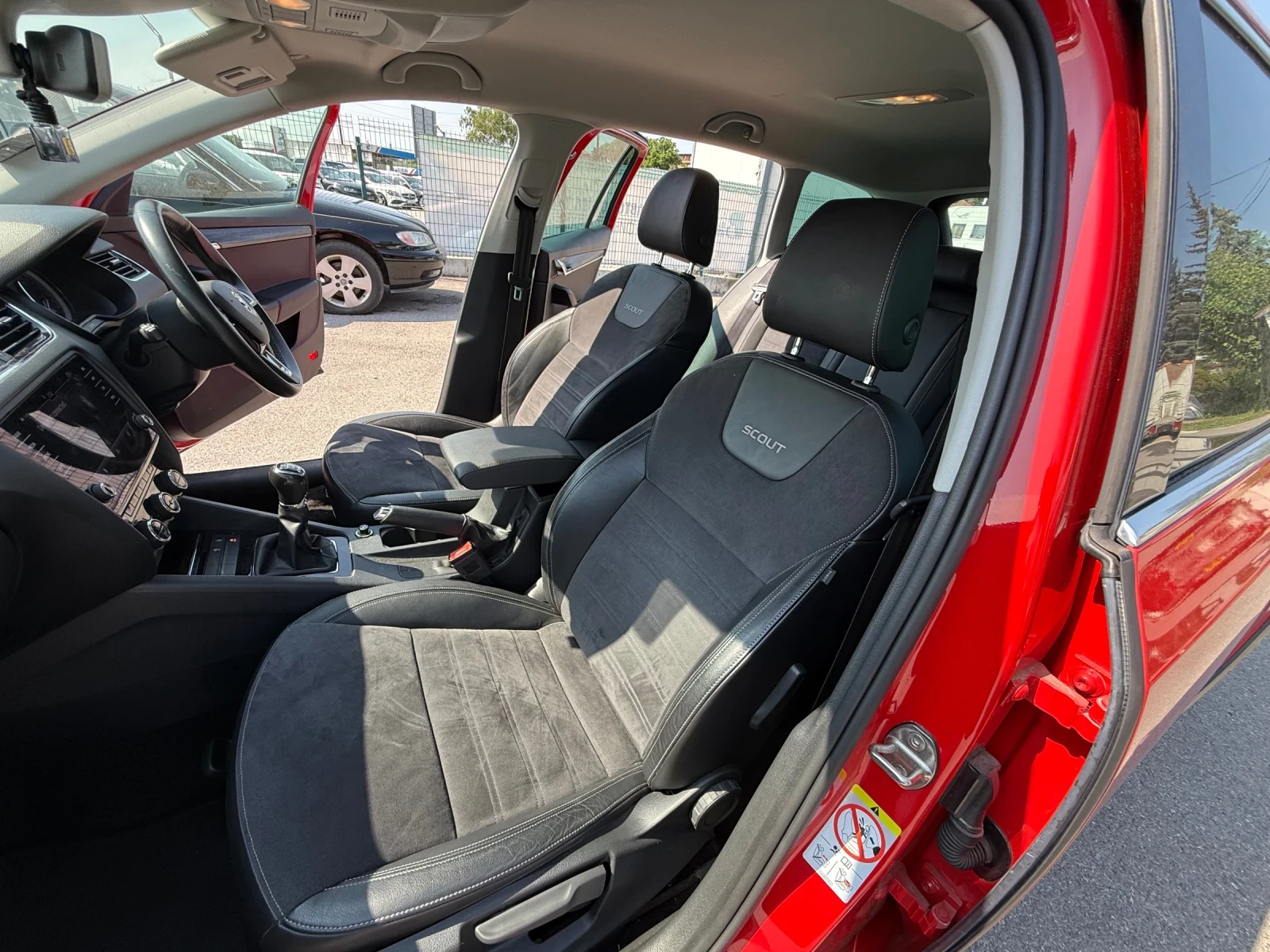 Skoda Octavia 2.0Tdi CRM 4x4 150кс Scout, снимка 12 - Автомобили и джипове - 55454644