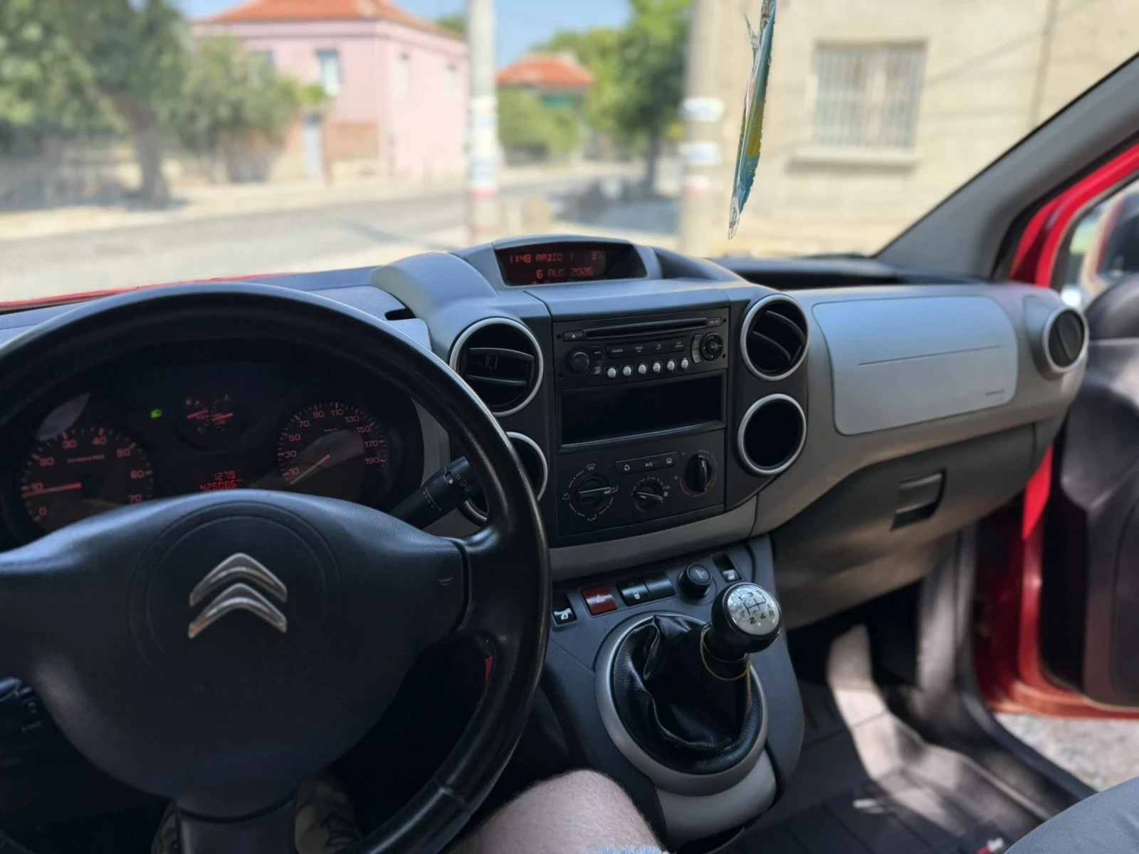 Citroen Berlingo 1.6 HDI, снимка 14 - Автомобили и джипове - 56315417