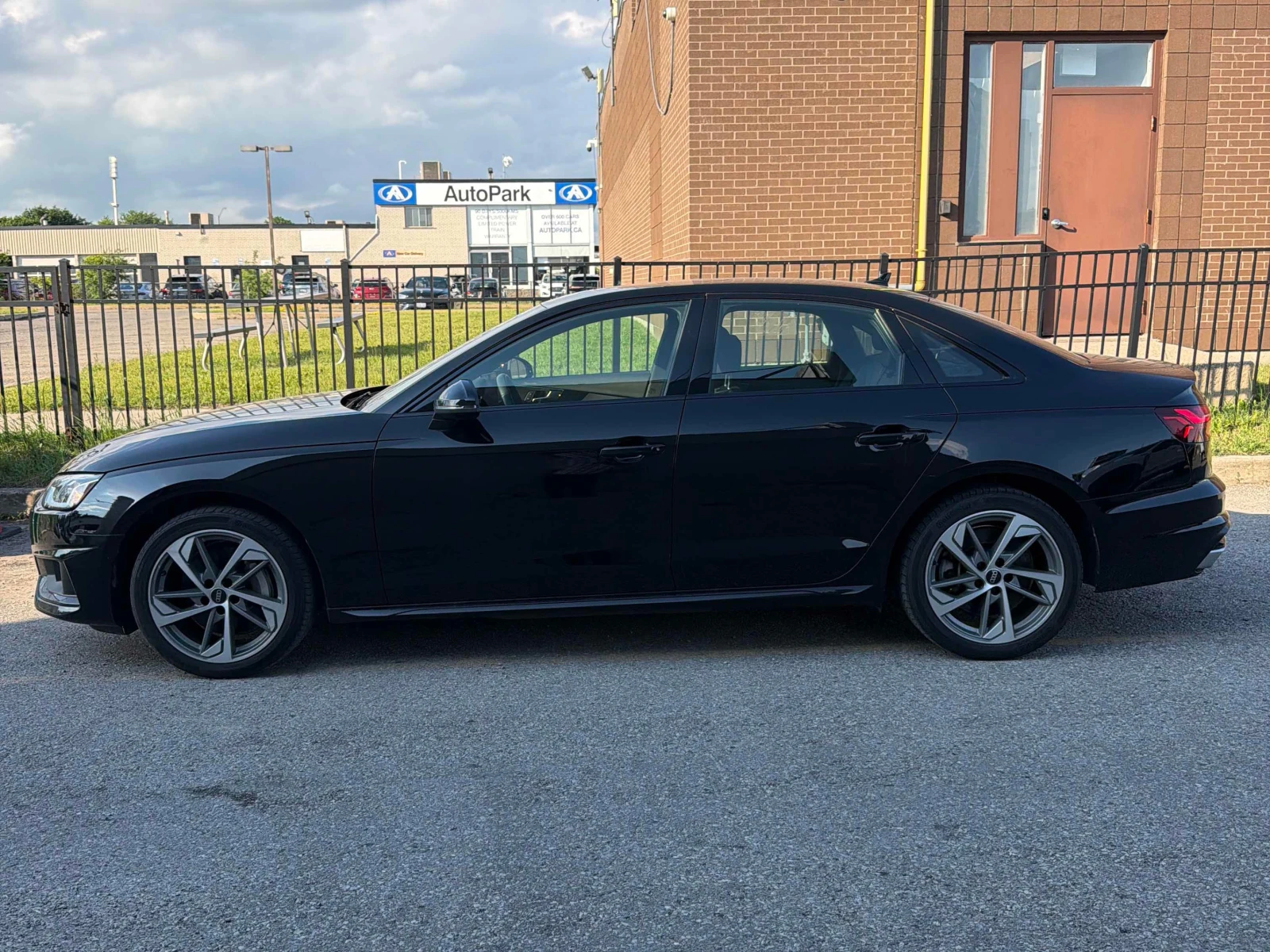 Audi A4 * Komfort 45 TFSI quattro * CARFAX * ОПЦИЯ ЗА ФИНА, снимка 2 - Автомобили и джипове - 55979867