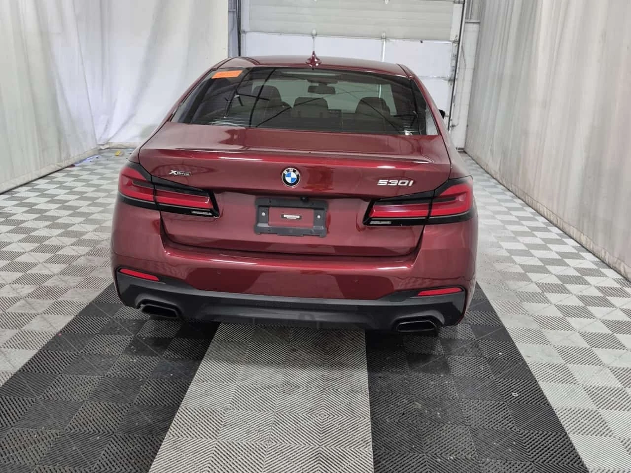 BMW 530 * XDRIVE* ПОДГРЕВ ВОЛАН* КАМЕРА* KEYLESS, снимка 4 - Автомобили и джипове - 56169141