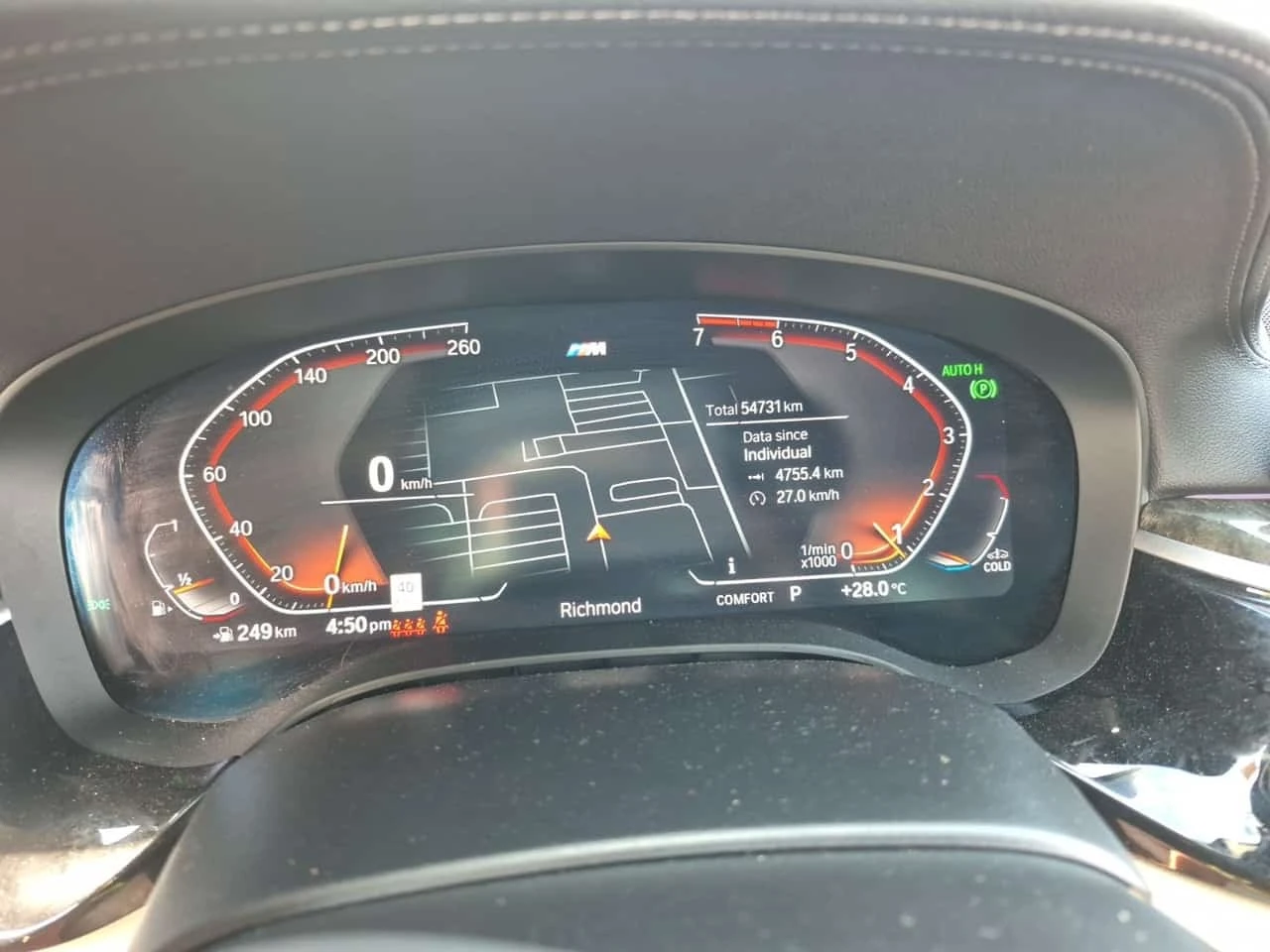 BMW 530 * XDRIVE* ПОДГРЕВ ВОЛАН* КАМЕРА* KEYLESS, снимка 10 - Автомобили и джипове - 56169141