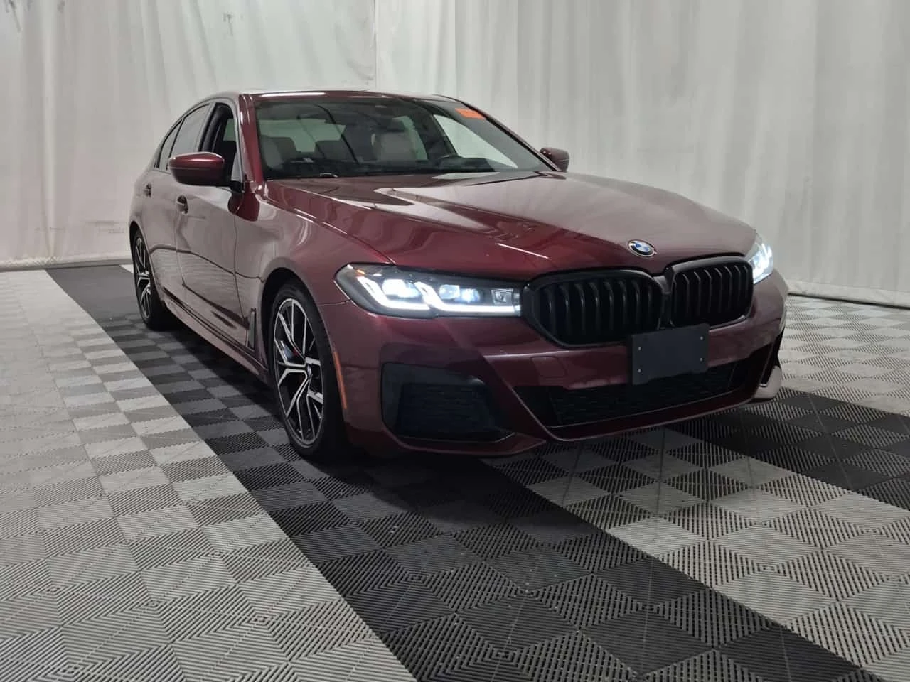 BMW 530 * XDRIVE* ПОДГРЕВ ВОЛАН* КАМЕРА* KEYLESS, снимка 2 - Автомобили и джипове - 56169141