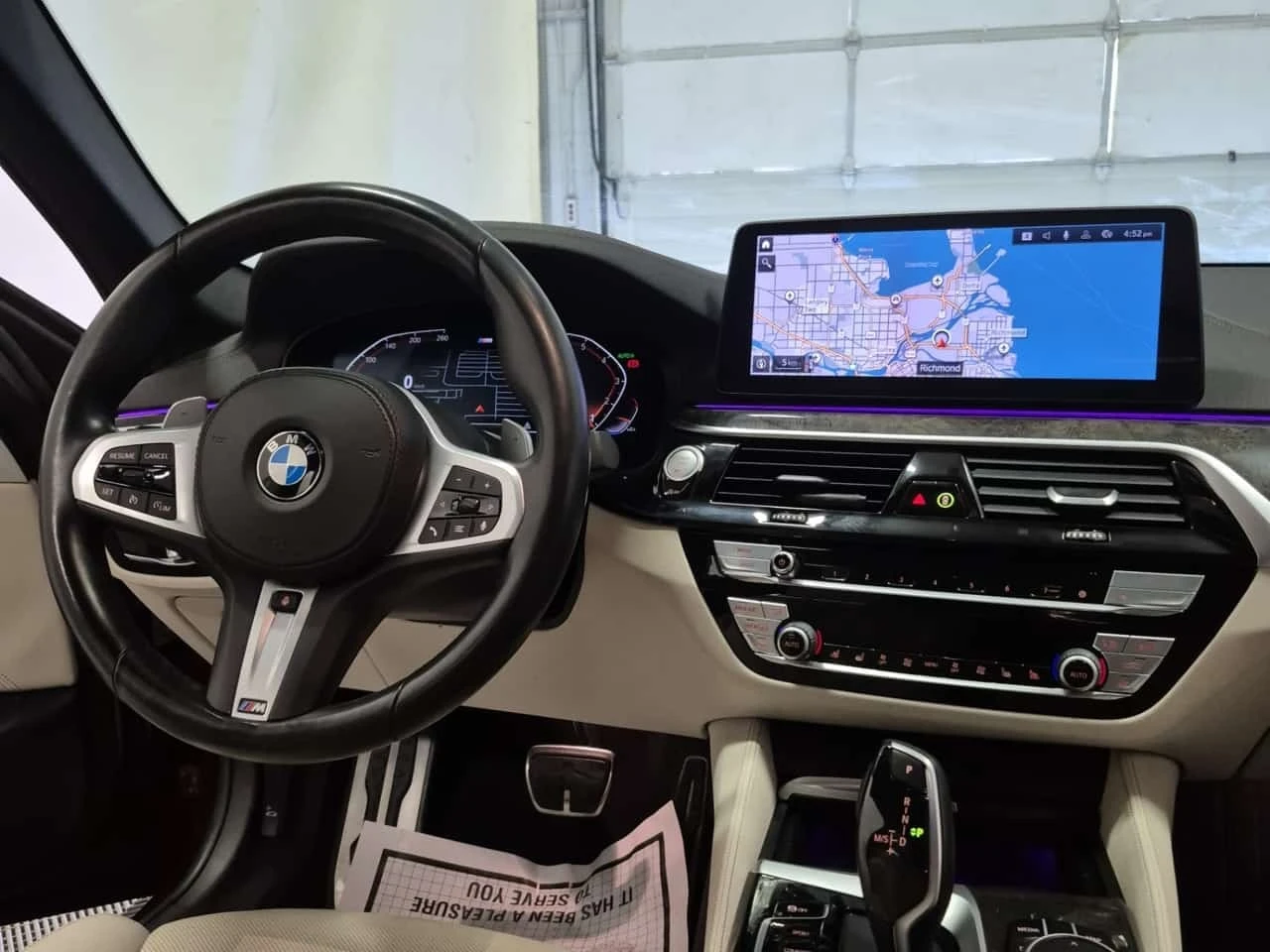 BMW 530 * XDRIVE* ПОДГРЕВ ВОЛАН* КАМЕРА* KEYLESS, снимка 11 - Автомобили и джипове - 56169141