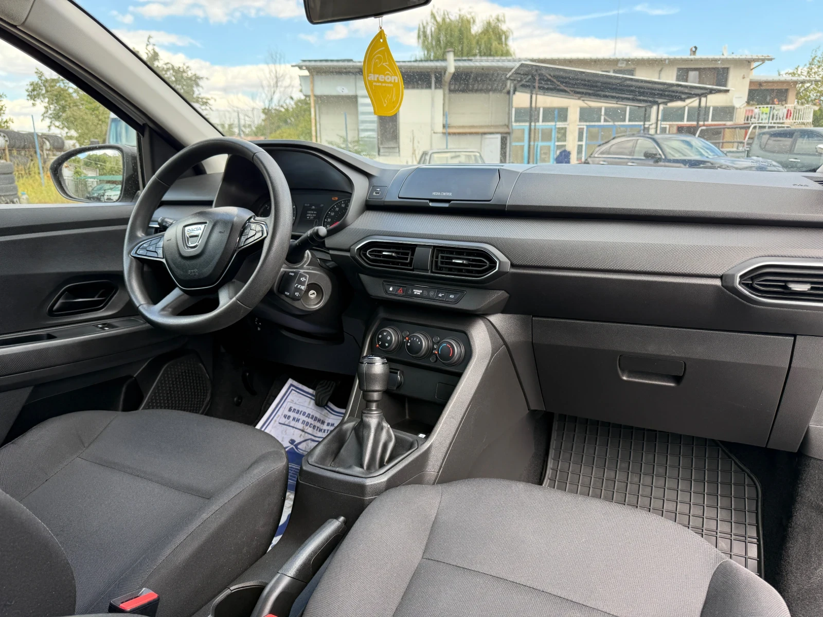 Dacia Sandero, снимка 12 - Автомобили и джипове - 56299066